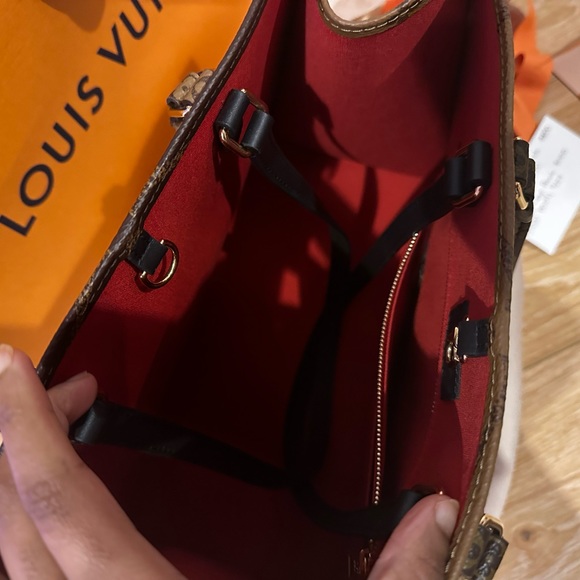 LV ON THE GO MM bag. Very new! Never used - Picture 6 of 7